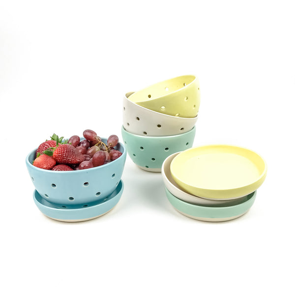Berry Bowl Set in White Stoneware